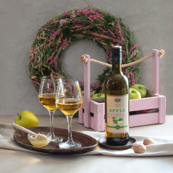 ВІНО ФРУКТОВА-ЯГАДНАЕ НАТУРАЛЬНАЕ СТАЛОВАЕ ПАЎСАЛОДКАЕ «ЯБЛЫЧНАЕ»