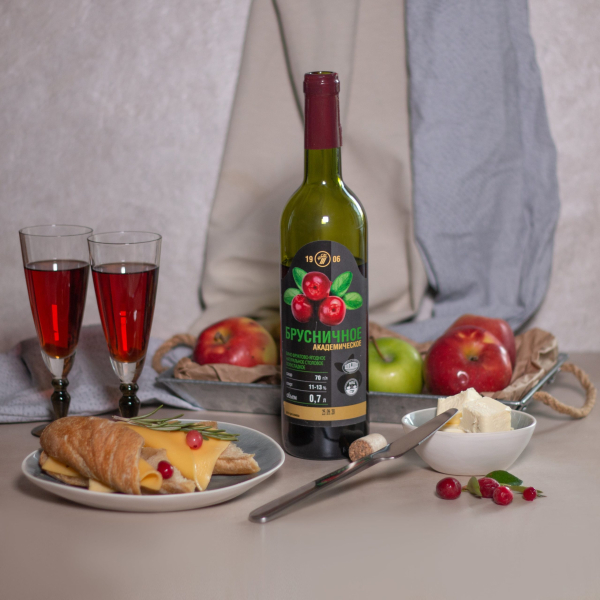 ВІНО ФРУКТОВА-ЯГАДНАЕ НАТУРАЛЬНАЕ СТАЛОВАЕ ПАЎСАЛОДКАЕ «БРУСНІЧНАЕ. АКАДЭМІЧНАЕ»