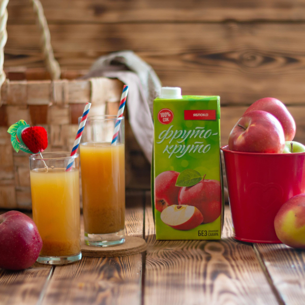 Freshly squeezed apple juice